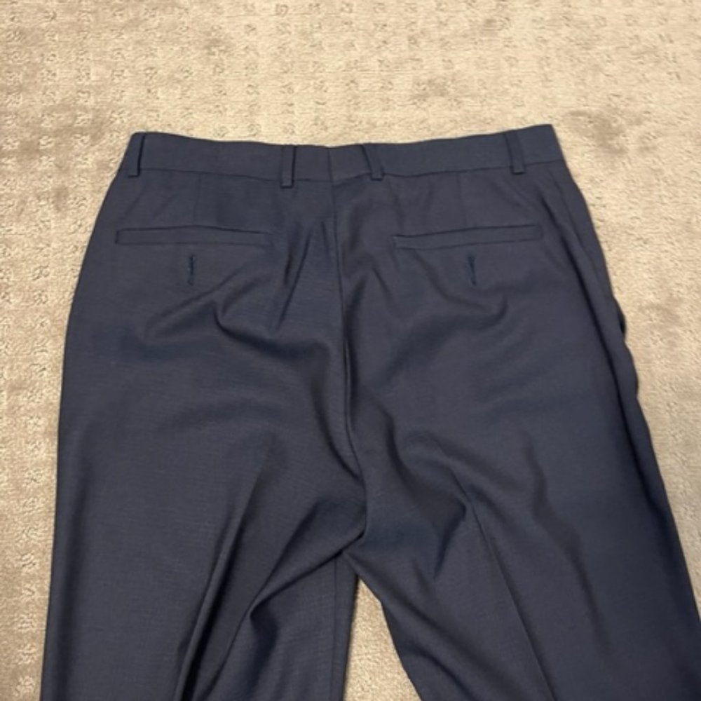 Men's Kenneth Cole Reaction Suit - Picture 9 of 13